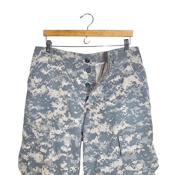 U.S. Army Green/Tan Digital Camo Combat Parachute Multi Pocket Cargo Nylon Pants - Picture 4 of 7